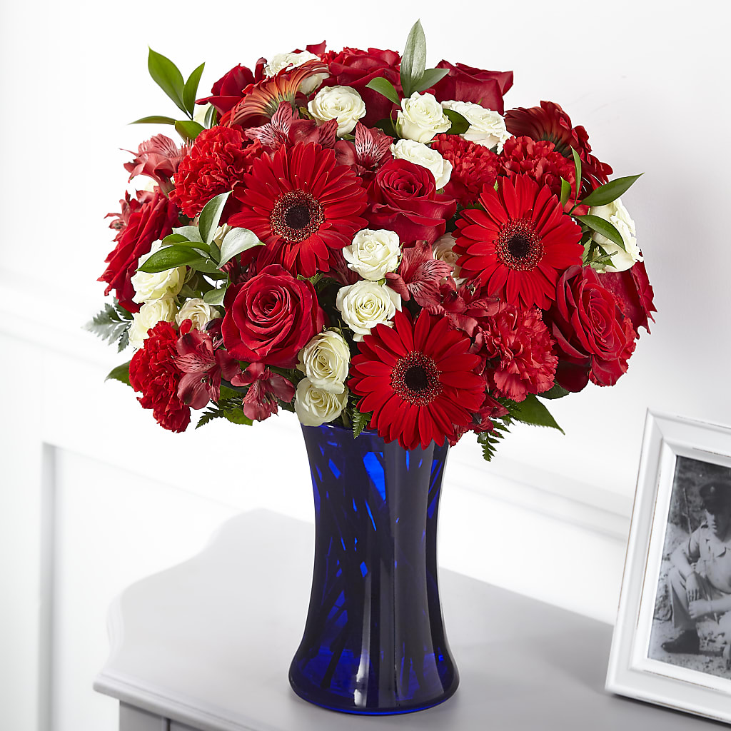 Hearts Embrace Bouquet – Blossom And Brew Co, Menasha WI