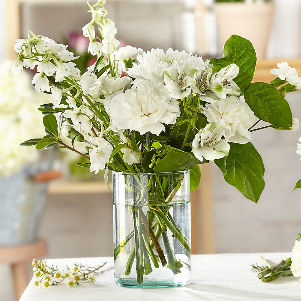 Classic Ivory – A Florist Original – Blossom And Brew Co, Menasha WI