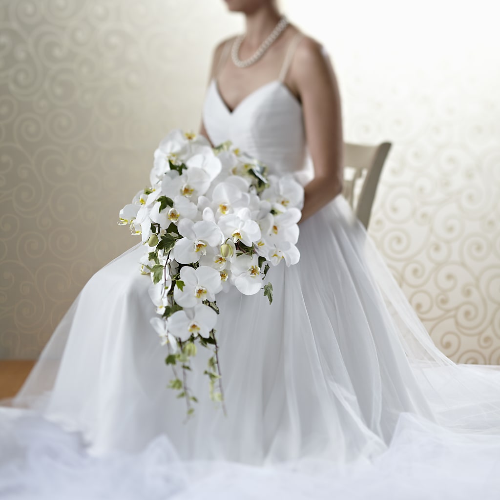 Classic White Bouquet – Blossom And Brew Co, Menasha WI