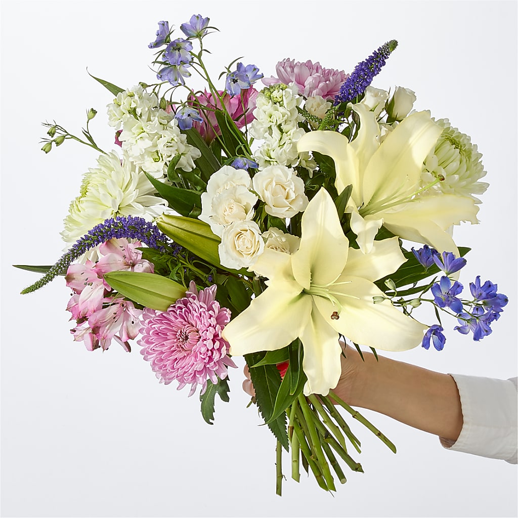 Winter Celebration Bouquet –  Blossom And Brew Co, Menasha WI