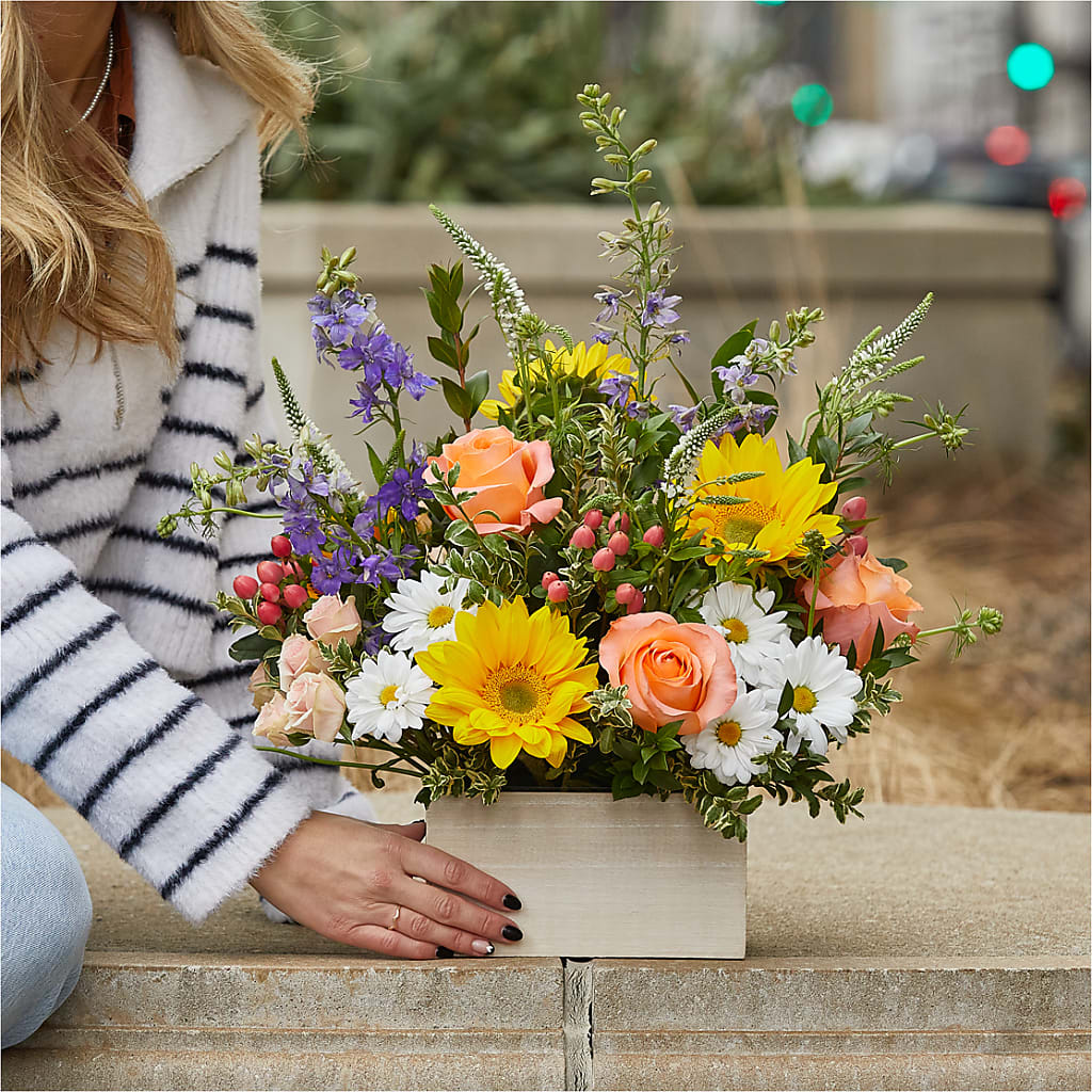 The Good Life Bouquet –  Blossom And Brew Co, Menasha WI