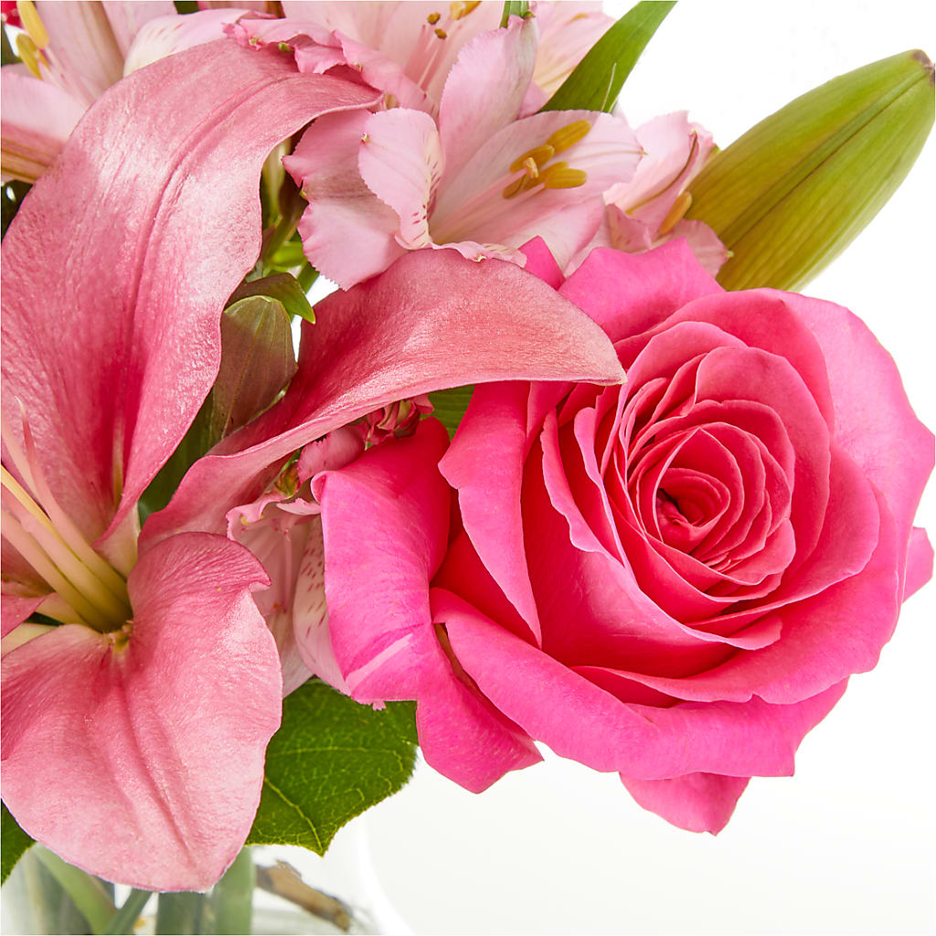 Lots of Love Bouquet –  Blossom And Brew Co, Menasha WI