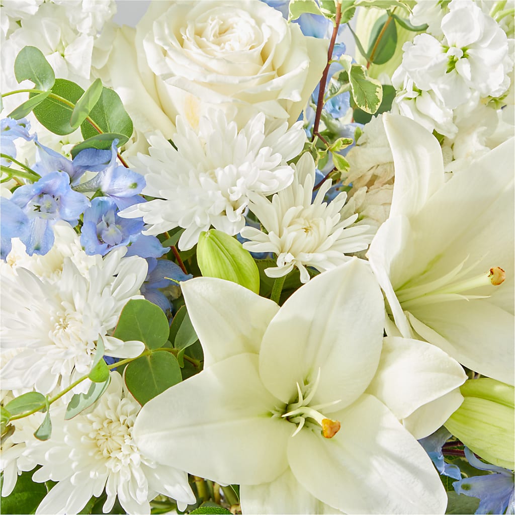 Peace of Mind Bouquet –  Blossom And Brew Co, Menasha WI