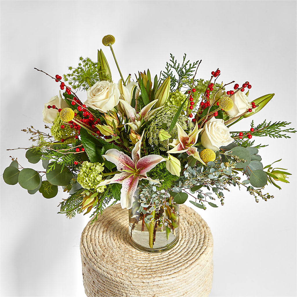 Berry & Bright Bouquet –  Blossom And Brew Co, Menasha WI